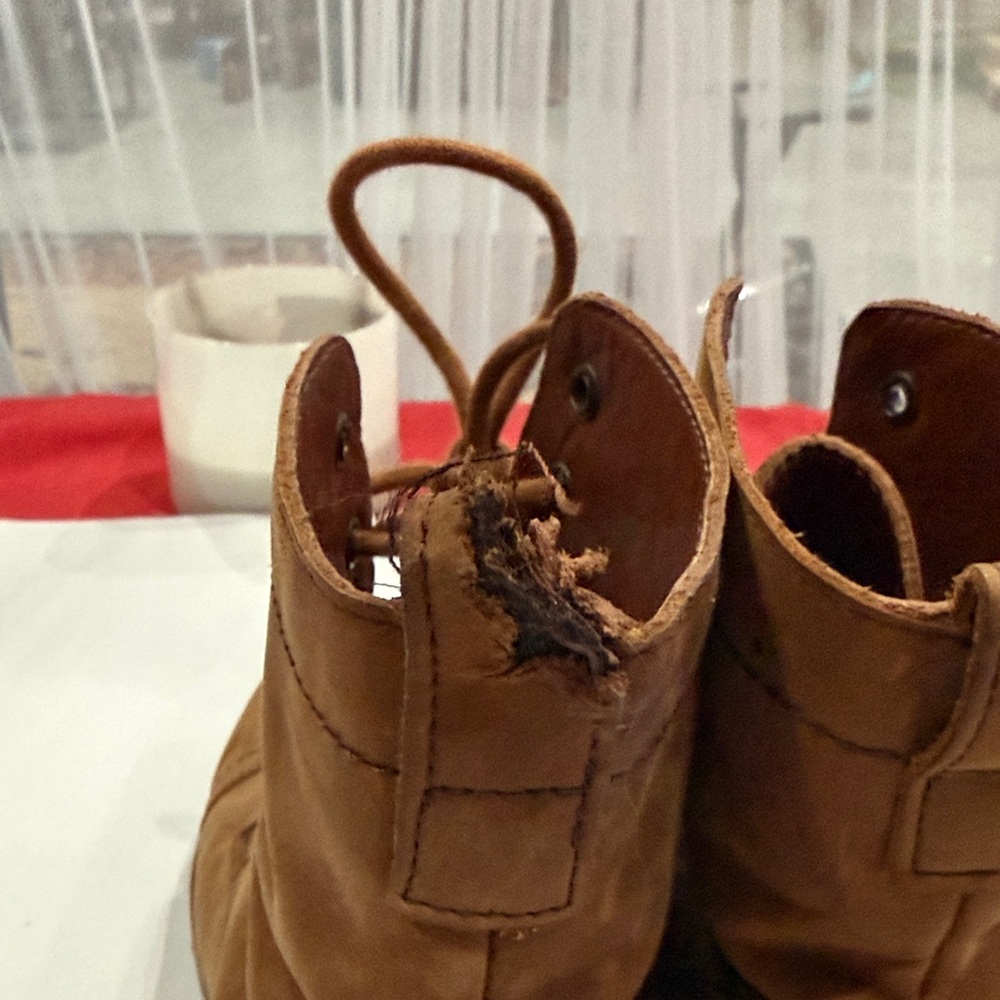 Stylish Brown Lace-Up Combat Boots for Women - Picture 4 of 5